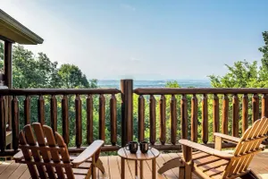 Image of This cabin is a 3 bedroom(s), 2.5 bathrooms, located in Kodak, TN.