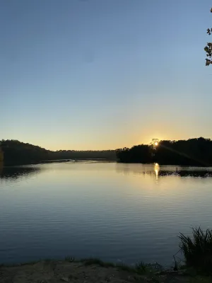 Image of Lakeside Hideaway a spacious lodge with a lake view close to local attractions.