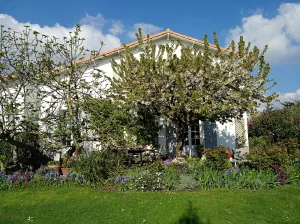 Image of Angoulins - Belle Maison Avec Grand Jardin en Bord de mer