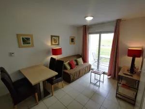 Image of T2 PMR Balcony in Residence with Swimming Pool B17