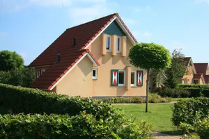 Image of Detached holiday home with microwave, surrounded by nature