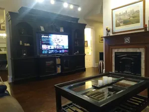 Image of Walk to Downtown Cincinnati and Mainstrasse Village!!