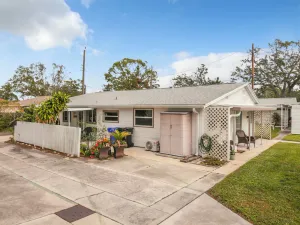 Image of Cozy Home Next to Venice Island