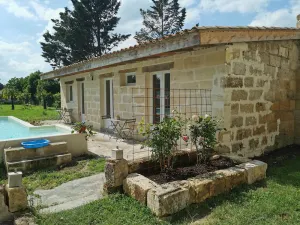 Image of cottage swimming pool 8km st emilion