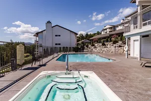 Image of Cozy Condo in Chelan with Balcony & Views