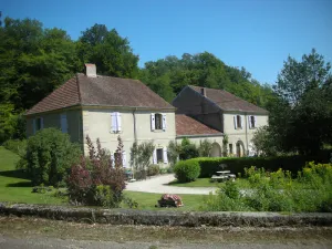 Image of The Cherlieu estate in an enchanting setting