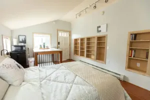 Image of Sunnyside Loft - Close to Town, Relaxing, Cozy