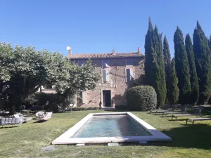 Image of Ideal for Avignon festival Magnificent Mas with swimming pool and jacuzzi