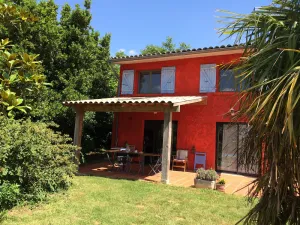 Image of house with swimming pool on the Lauragais hills.