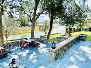 Image of GORGEOUS WATER FRONT HOUSE / HUGE GARDEN & SEA ACCESS