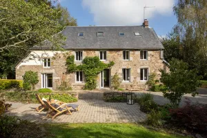 Image of Quiet country house with park-like garden near the Atlantic coast ideal for families