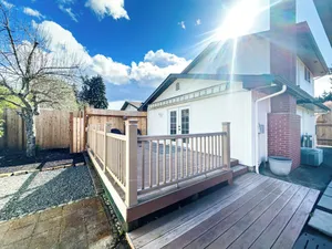 Image of Northbank Loft: Hot tub and 1 mile from Autzen