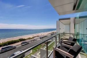 Image of Henley Beachfront Luxury Home With Private Pool, Spa And Sauna!