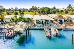 Image of Renovated waterfront bungalow with private dock, lanai & Cabana Club\/pool access