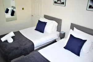 Image of CITY CENTRE SPACIOUS 5 BEDROOMS HOUSE AYLESBURY
