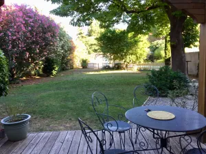 Image of Bourgeois winegrower's house in peace between sea and clape massif.