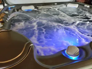 Image of Peaceful cottage in the countryside with hot tub!