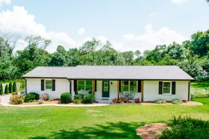 Image of Roswell Retreat Near Canton Street