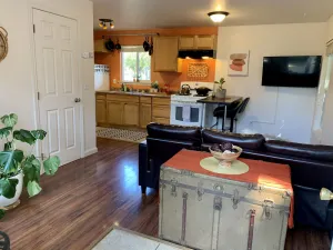 Image of Bright & Cheerful Northtown Arcata Guest Cottage