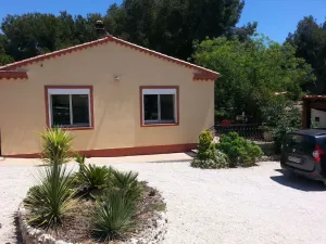 Image of House with swimming pool in the pines 500M from the sea