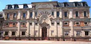 Image of F2 At the foot of the thermal baths