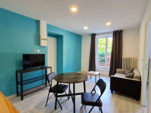 Image of Gîte lumineux 2-4 pers. avec terrasse et restaurant sur place - FR-1-585-92