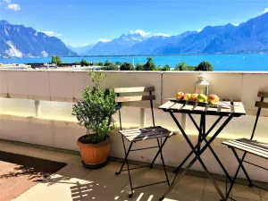 Image of 35Modern and spacious with balcony and lake view