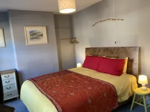 Image of 3 bedroom Victorian house close to City centre