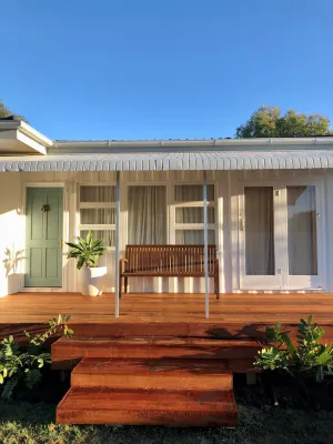 Image of Centrally located \"Bargara Beach Cottage\"
