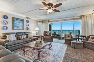 Image of Family friendly 6th Floor 3 Bed\/2 Bath Beachfront condo sleeps 8.  Ocean view balcony & pool.