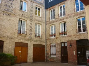 Image of Located between beach and port, quiet apartment of 60m² refurbished -4 \/ 5 people-
