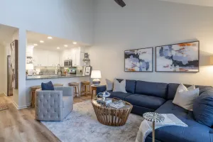 Image of Luxurious Living, Fully Renovated w\/ Amenities