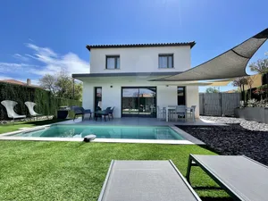 Image of Villa Contemporaine Avec Piscine Proche Rivière