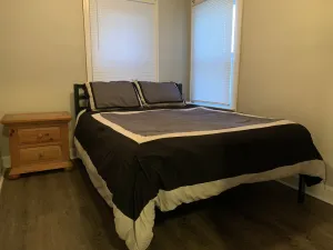 Image of Cozy 1 Bedroom House, Free Parking, Highway Access