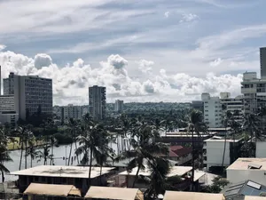 Image of 2 bedroom Waikiki Condo Sleeps 6 Free Parking