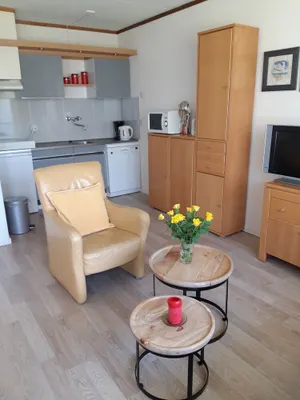 Image of Comfortable Cozy Cottage for 2 to 4 people 200 from the beach.