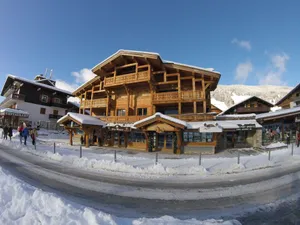 Image of NEW APARTMENT - SIDE VIEW SLOPES - FOOT OF SLOPES - CENTER STATION