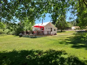 Image of Apple Country White House - Miner's Cabin