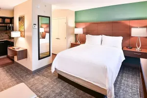 Image of Pleasant Stay! Spacious 1BR Suite w\/ Kitchen, Outdoor Pool, FREE Breakfast!