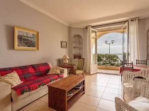 Image of Appartement au charme ancien face à la grande plage de Saint-Jean-de-Luz - FR-1-4-670