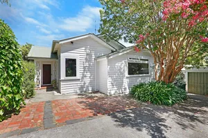 Image of Perfect central location, beautifully renovated home with large garden
