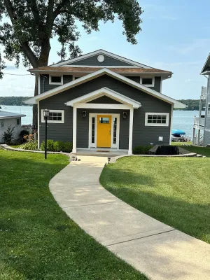 Image of Lake Delavan - Lake Front House