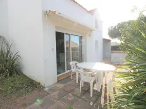 Image of Studio cosy avec terrasse à 250m de la plage - FR-1-22-342