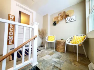 Image of 3 blocks to LSSU ~ 5 minutes to soo locks ~ PET FRIENDLY!