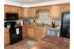 Image of 🍷Wine & WiFi✔️at Riverwalk! Full Kitchen - Parking!