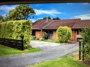 Image of Family holiday unit on the entrance of Port Fairy