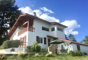 Image of Socoa, foam and wild flowers for this rental sea view St Jean de Luz