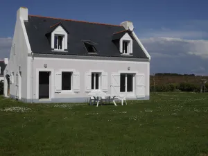Image of Modern house, near beach and hiking
