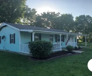Image of Cozy 2 Bedroom Country Cottage North of Parsons . Sleeps up to 5 people.