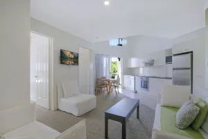Image of Lovely 3 Bedroom, 2 Level Unit with Wi-fi & Pool
